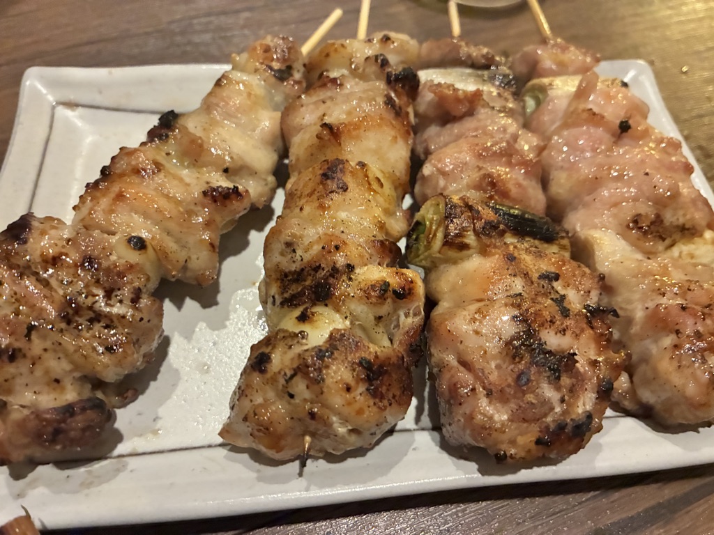 일본 이자카야에서 즐기는 야키토리 닭꼬치 세트